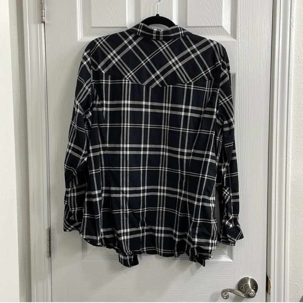 TORRID PLAID CAMP SHIRT - Picture 5 of 9